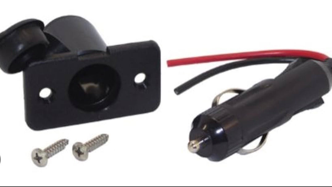 Shoreline marine power plug with socket