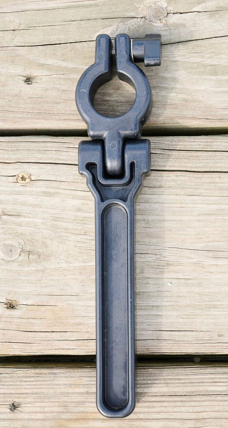 Summit injection molded standard size pole handle